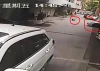 5歲女童小區(qū)內(nèi)玩耍時被碾壓致死 究竟是怎么回事？