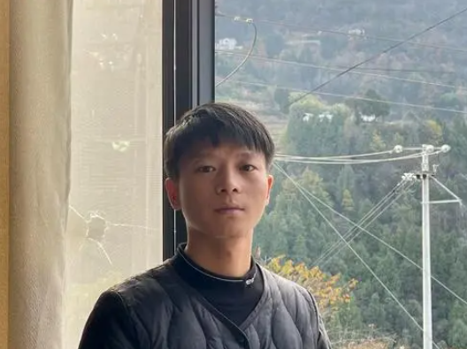 那個(gè)“頭破血流的年輕人”走了 究竟是怎么回事？