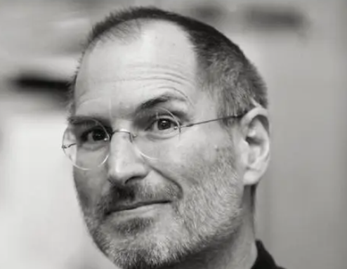 蘋果CEO庫克緬懷喬布斯 究竟是怎么回事？