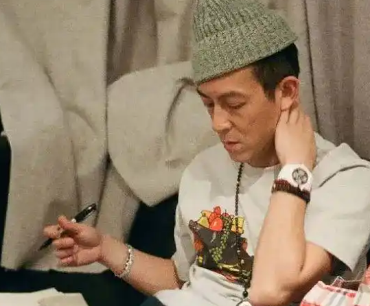 陳冠希經(jīng)紀(jì)人回應(yīng)飛機(jī)爭(zhēng)執(zhí) 背后真相實(shí)在讓人驚愕