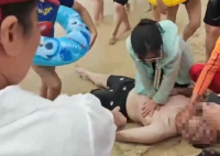 男子海邊溺水 女孩挺身而出挽救生命 究竟是怎么回事？