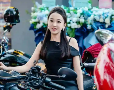 保時(shí)捷女銷冠又成銷冠:半年賣近百臺(tái) 究竟是怎么回事？