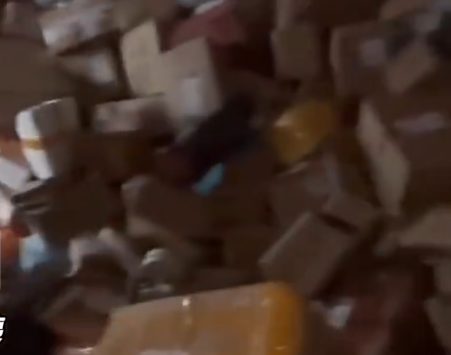 獨(dú)居老人網(wǎng)購花費(fèi)200萬睡在快遞上 事件始末2025最新消息