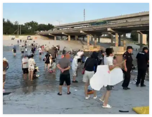 救護(hù)車?yán)吣缢呷杂杏慰鸵滤?為什么引熱議什么情況？