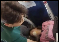 醫(yī)學(xué)生飛機(jī)上救人 被質(zhì)疑有無資質(zhì) 究竟是怎么回事？