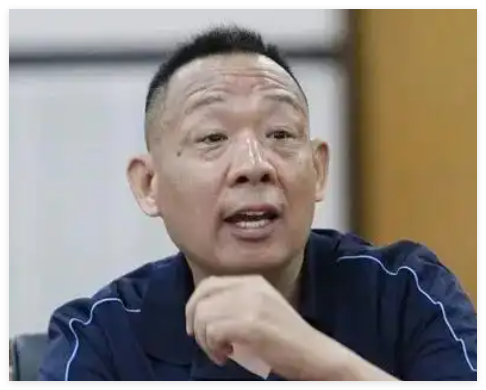 一瓶200元 黃牛涌入胖東來(lái)?yè)尵?究竟是怎么回事？