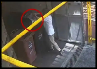 15萬(wàn)現(xiàn)金被男子當(dāng)垃圾扔了 到底是什么情況？